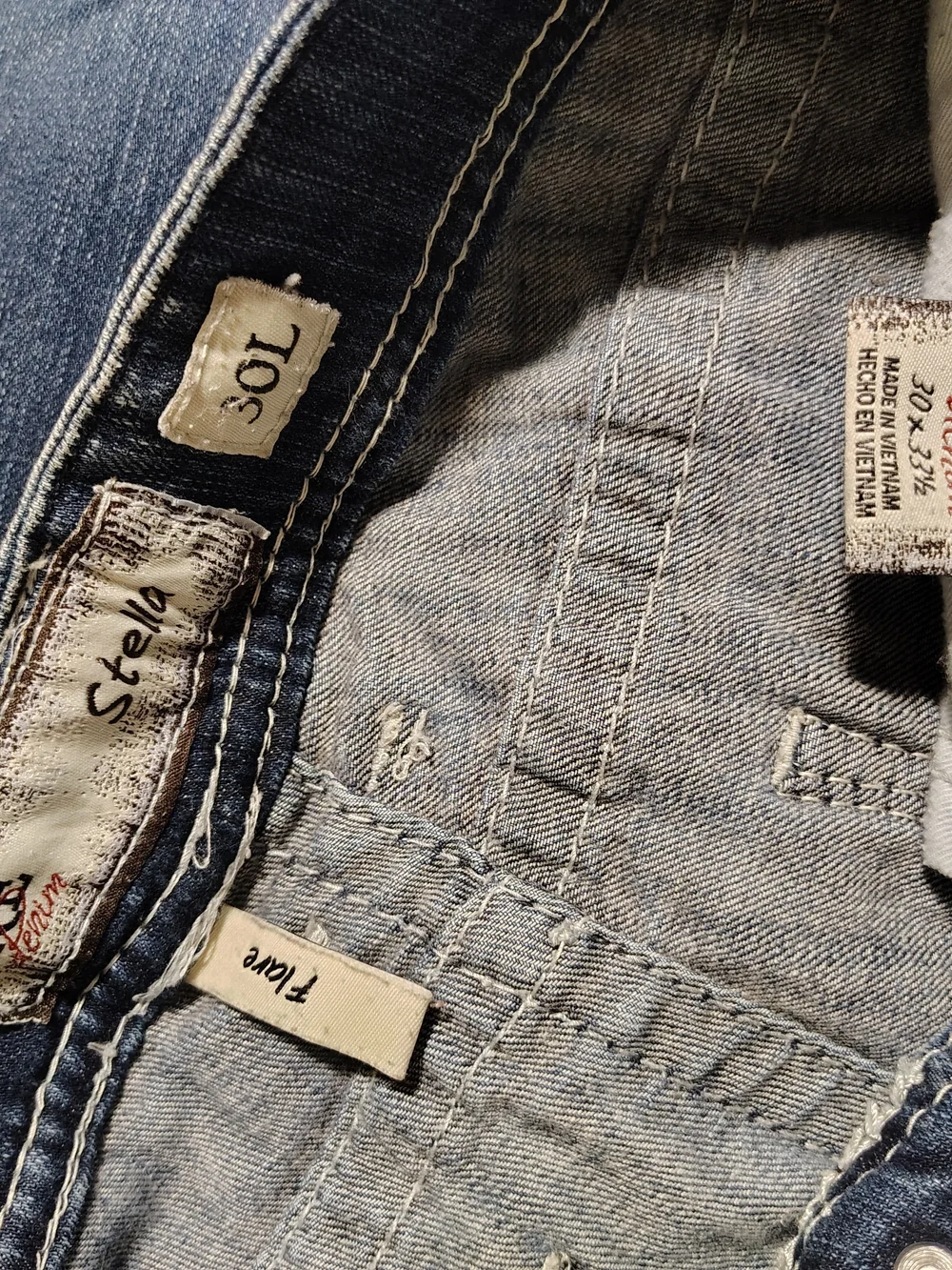 Silver and BKE Women's Blue Denim Boot Cut Jeans And 1 Capri. - Picture 6 of 11
